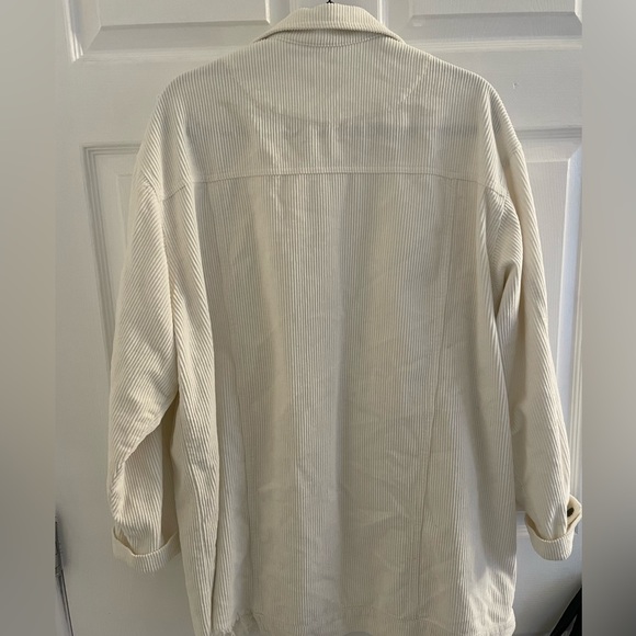 White Oversized Ribbed Shacket - Picture 2 of 3